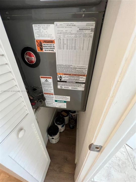 出租: $2,400 (2 贝兹, 2 浴室, 992 平方英尺)