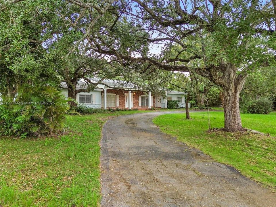 For Sale: $1,150,000 (4 beds, 4 baths, 4230 Square Feet)