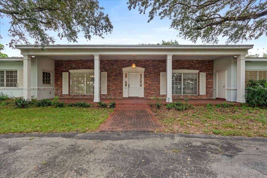 For Sale: $1,150,000 (4 beds, 4 baths, 4230 Square Feet)