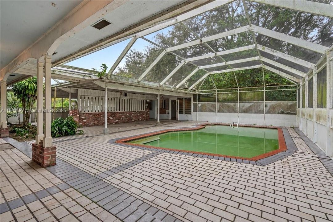 For Sale: $1,150,000 (4 beds, 4 baths, 4230 Square Feet)