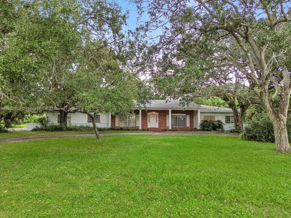 For Sale: $1,150,000 (4 beds, 4 baths, 4230 Square Feet)