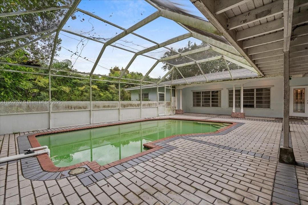 For Sale: $1,150,000 (4 beds, 4 baths, 4230 Square Feet)