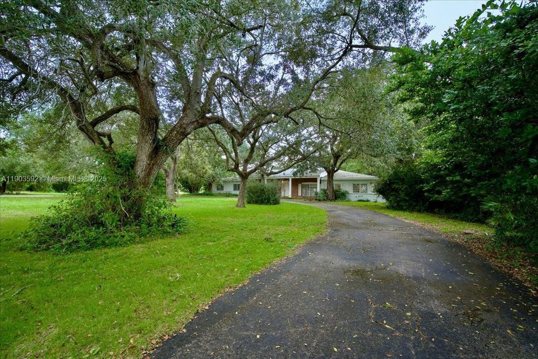 For Sale: $1,150,000 (4 beds, 4 baths, 4230 Square Feet)