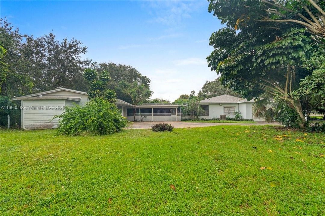 For Sale: $1,150,000 (4 beds, 4 baths, 4230 Square Feet)