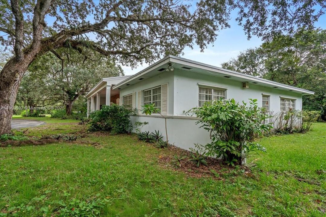 For Sale: $1,150,000 (4 beds, 4 baths, 4230 Square Feet)