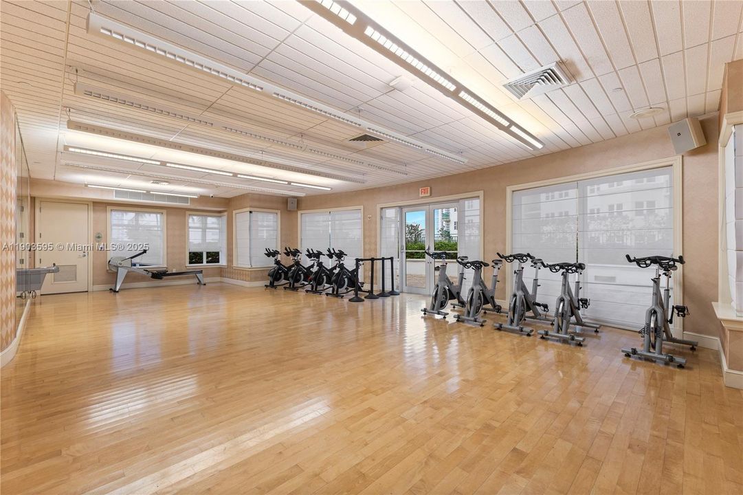 Под контрактом: $4,900 (2 спален, 2 ванн, 1320 Квадратных фут)