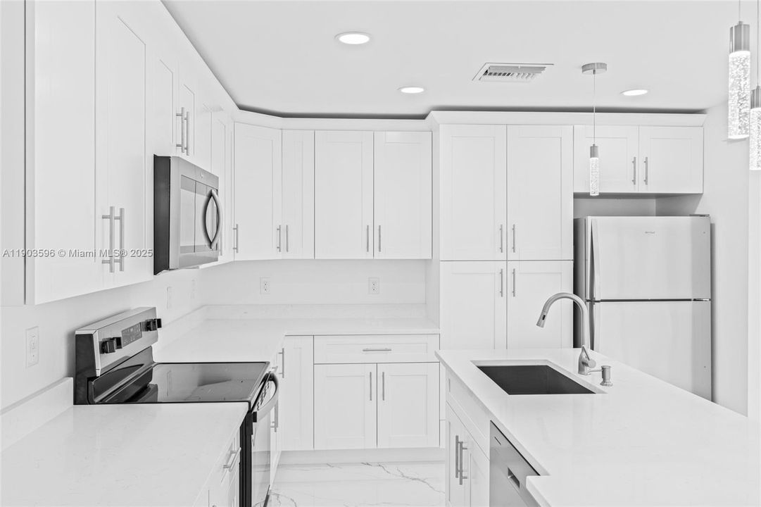 Active With Contract: $329,000 (3 beds, 2 baths, 1562 Square Feet)