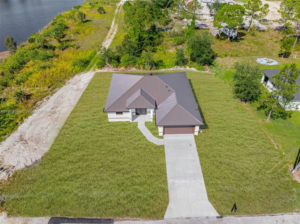 Active With Contract: $329,000 (3 beds, 2 baths, 1562 Square Feet)