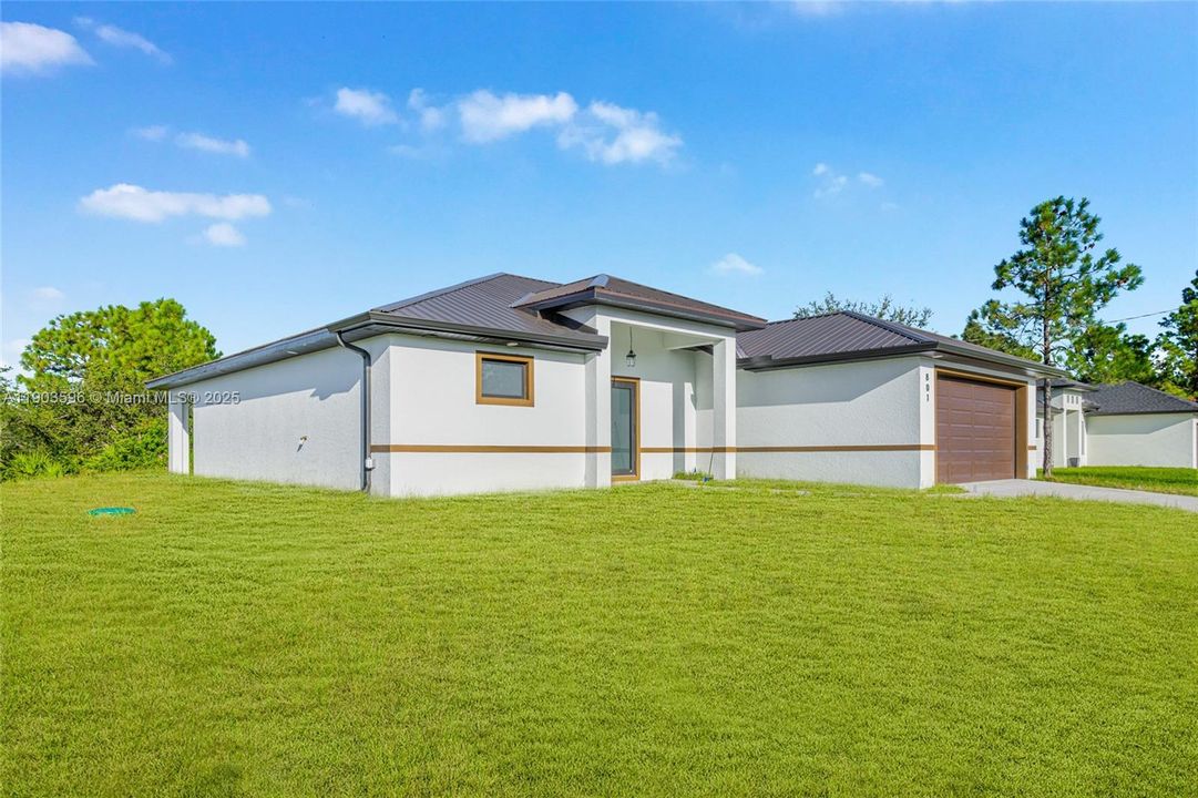 Active With Contract: $329,000 (3 beds, 2 baths, 1562 Square Feet)