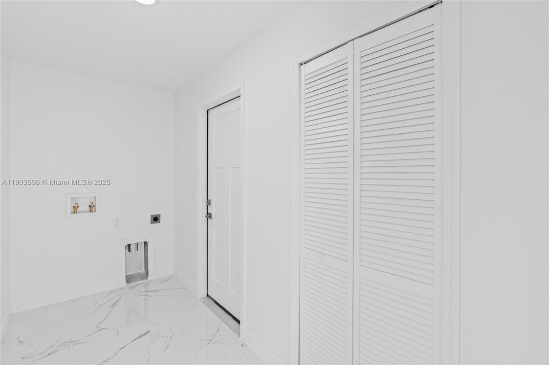 Active With Contract: $329,000 (3 beds, 2 baths, 1562 Square Feet)