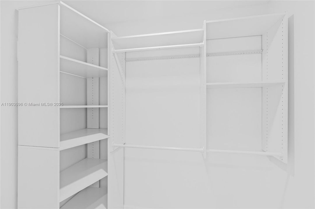 Active With Contract: $329,000 (3 beds, 2 baths, 1562 Square Feet)