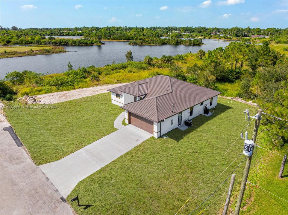 Active With Contract: $329,000 (3 beds, 2 baths, 1562 Square Feet)