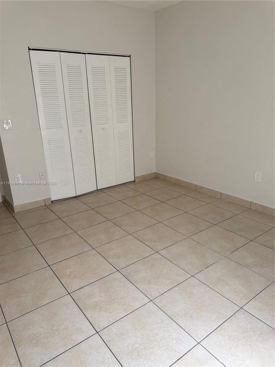 Recently Rented: $2,200 (2 beds, 1 baths, 4192 Square Feet)