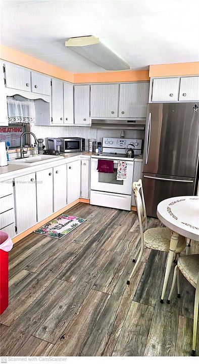 Active With Contract: $120,000 (2 beds, 2 baths, 732 Square Feet)