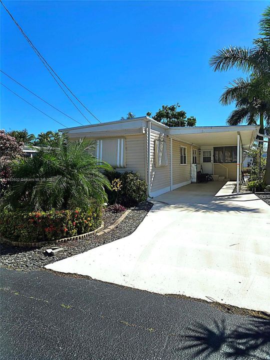 Active With Contract: $120,000 (2 beds, 2 baths, 732 Square Feet)