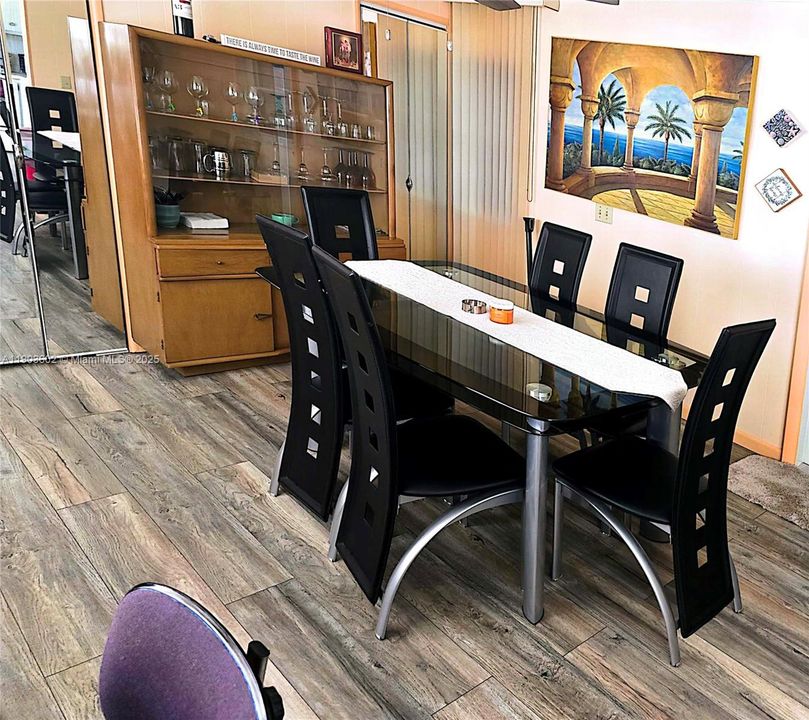 Active With Contract: $120,000 (2 beds, 2 baths, 732 Square Feet)