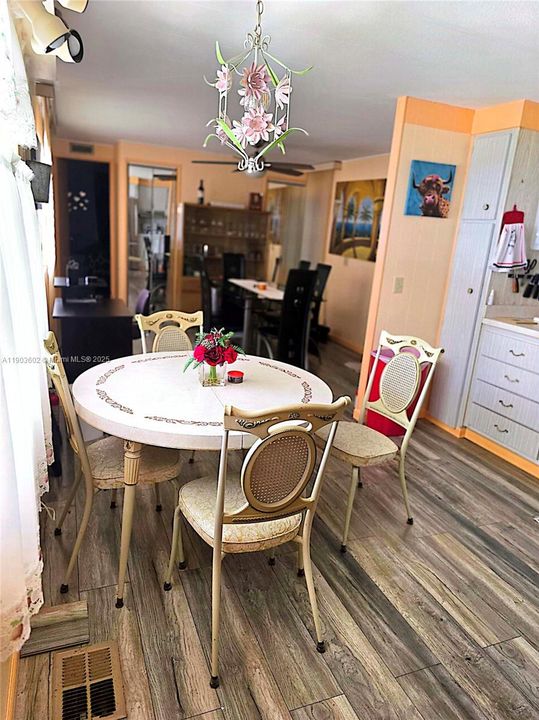 Active With Contract: $120,000 (2 beds, 2 baths, 732 Square Feet)