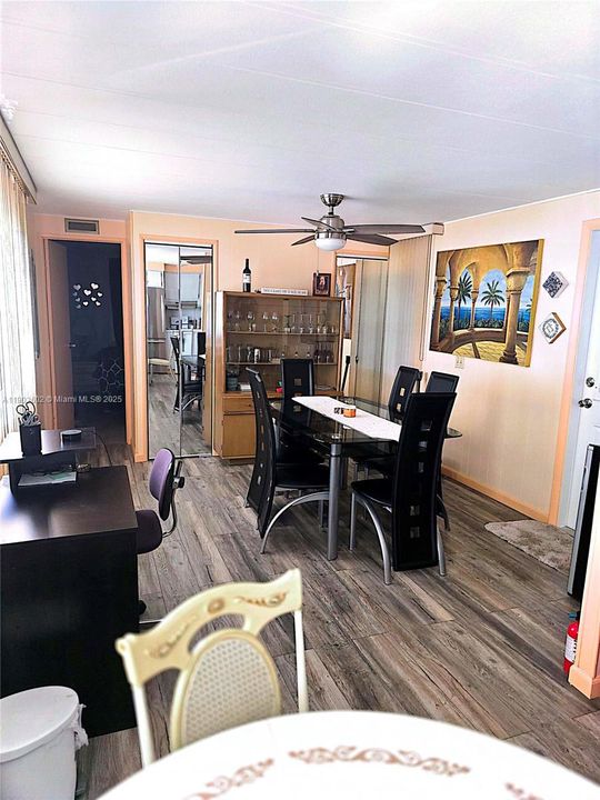 Active With Contract: $120,000 (2 beds, 2 baths, 732 Square Feet)