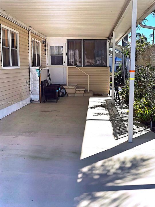 Active With Contract: $120,000 (2 beds, 2 baths, 732 Square Feet)