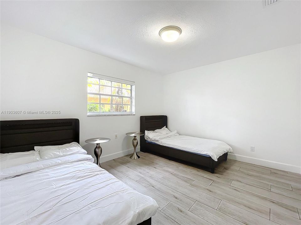 待售: $1,950,000 (6 贝兹, 3 浴室, 3203 平方英尺)