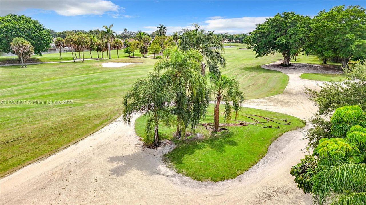 待售: $1,950,000 (6 贝兹, 3 浴室, 3203 平方英尺)