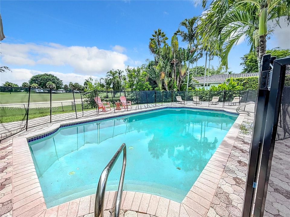 待售: $1,950,000 (6 贝兹, 3 浴室, 3203 平方英尺)