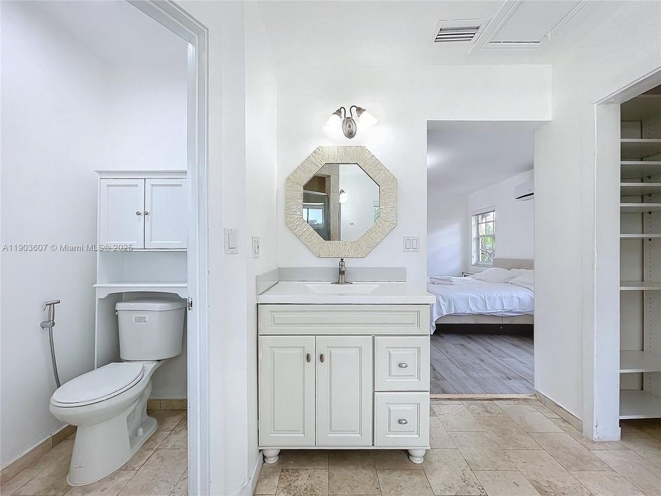 待售: $1,950,000 (6 贝兹, 3 浴室, 3203 平方英尺)