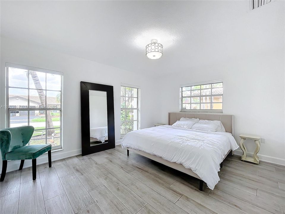 待售: $1,950,000 (6 贝兹, 3 浴室, 3203 平方英尺)