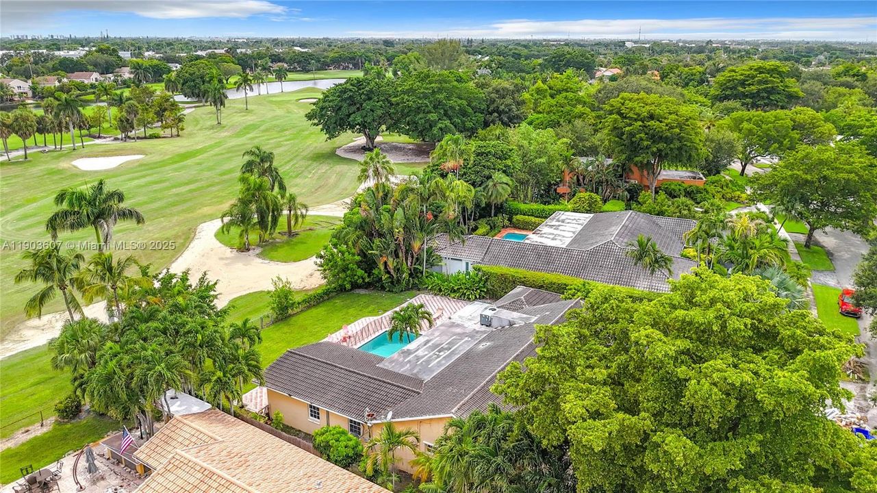 待售: $1,950,000 (6 贝兹, 3 浴室, 3203 平方英尺)