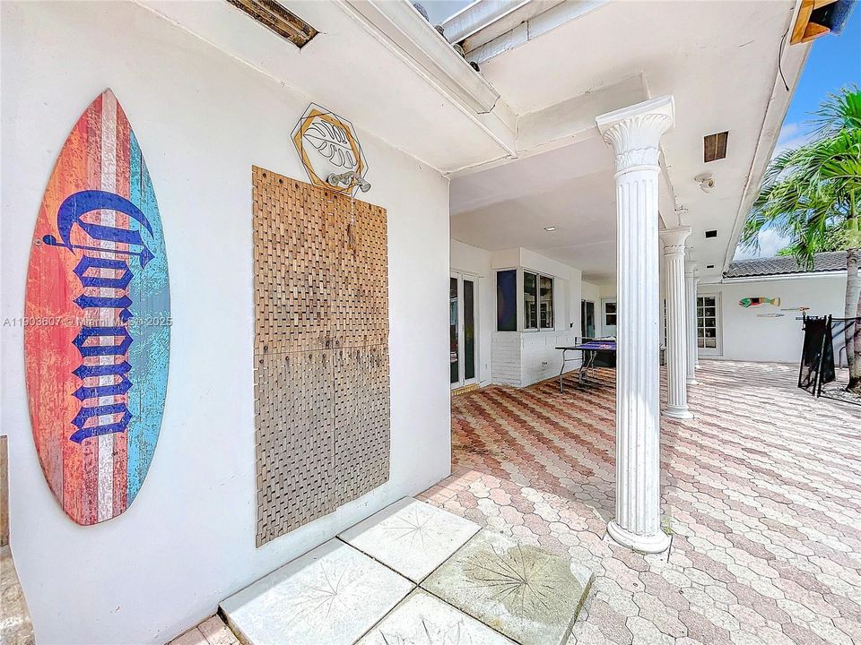 待售: $1,950,000 (6 贝兹, 3 浴室, 3203 平方英尺)