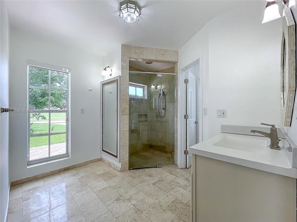 待售: $1,950,000 (6 贝兹, 3 浴室, 3203 平方英尺)