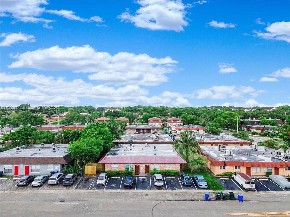 For Rent: $1,850 (2 beds, 1 baths, 3732 Square Feet)