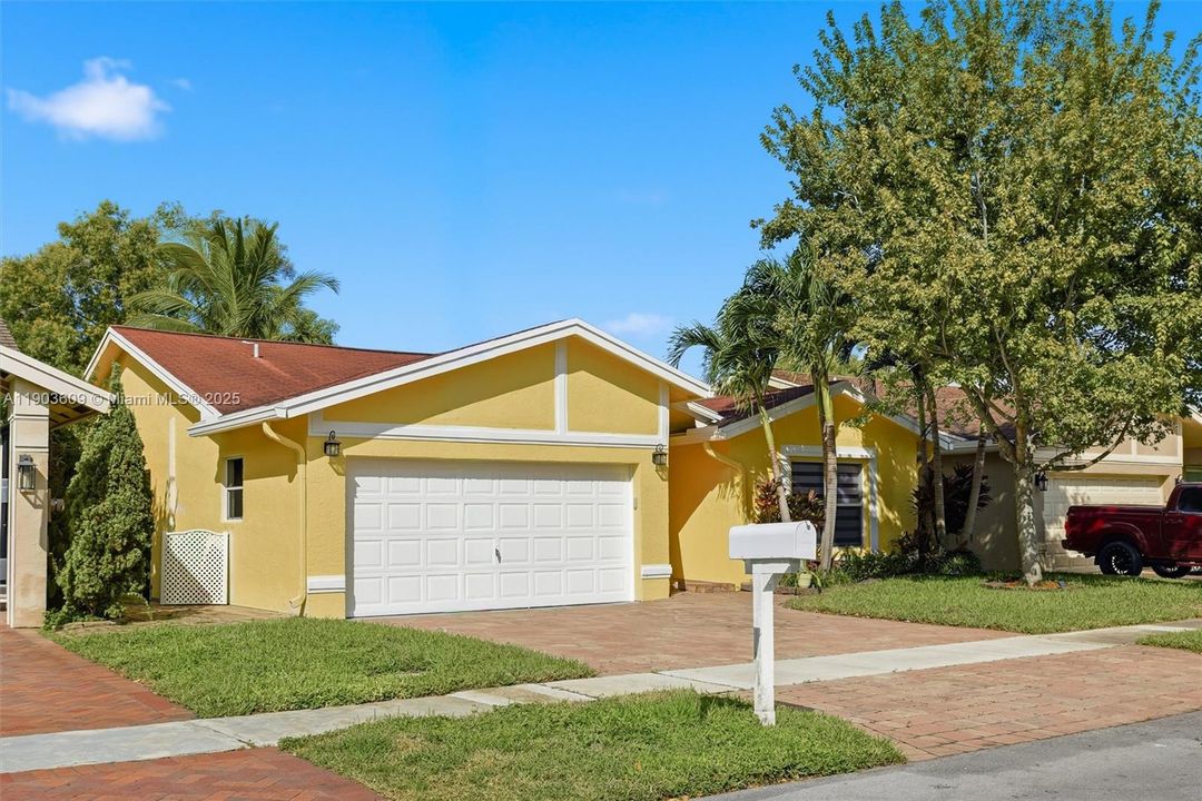 Active With Contract: $520,000 (3 beds, 2 baths, 1660 Square Feet)