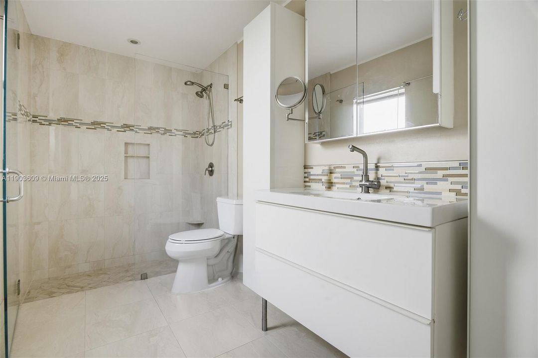 Active With Contract: $520,000 (3 beds, 2 baths, 1660 Square Feet)