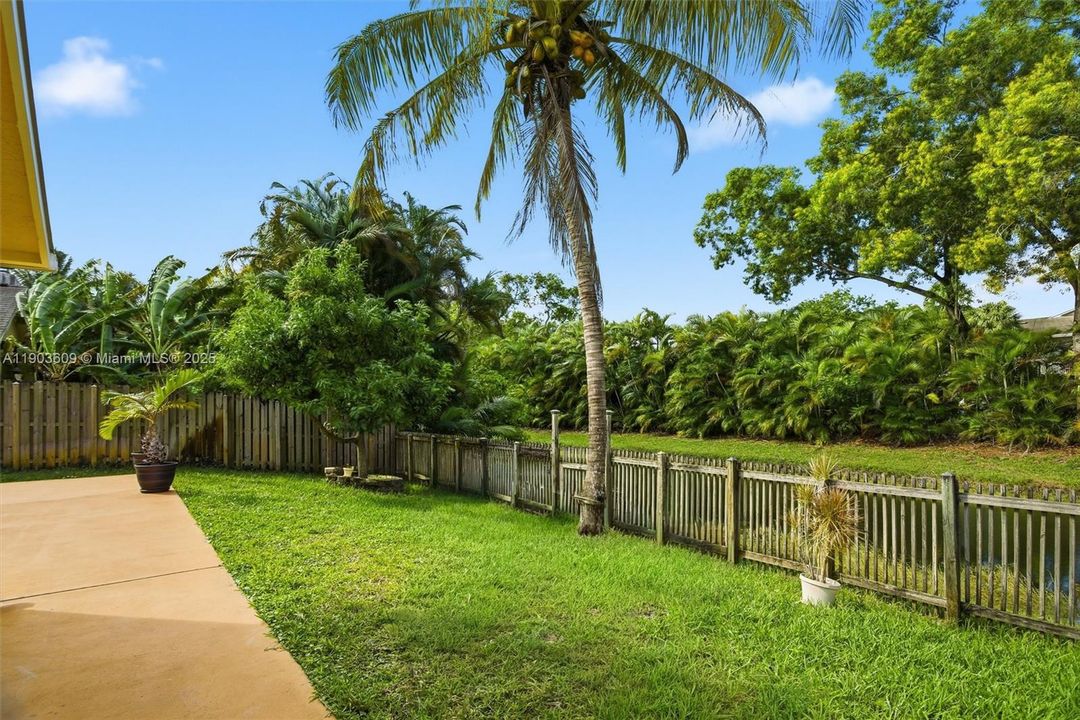 Active With Contract: $520,000 (3 beds, 2 baths, 1660 Square Feet)