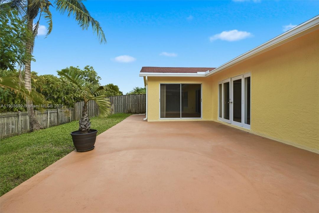 Active With Contract: $520,000 (3 beds, 2 baths, 1660 Square Feet)