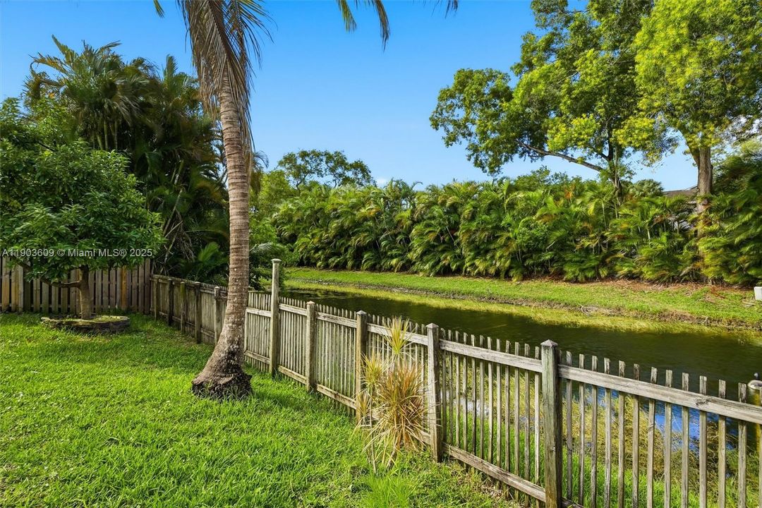 Active With Contract: $520,000 (3 beds, 2 baths, 1660 Square Feet)