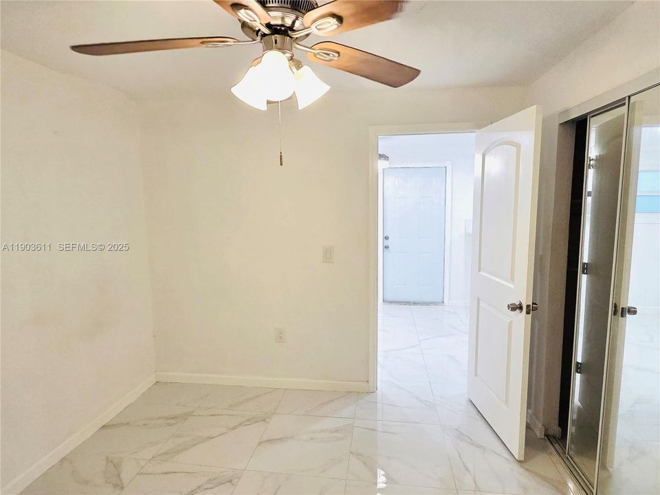 For Rent: $1,400 (1 beds, 1 baths, 1368 Square Feet)