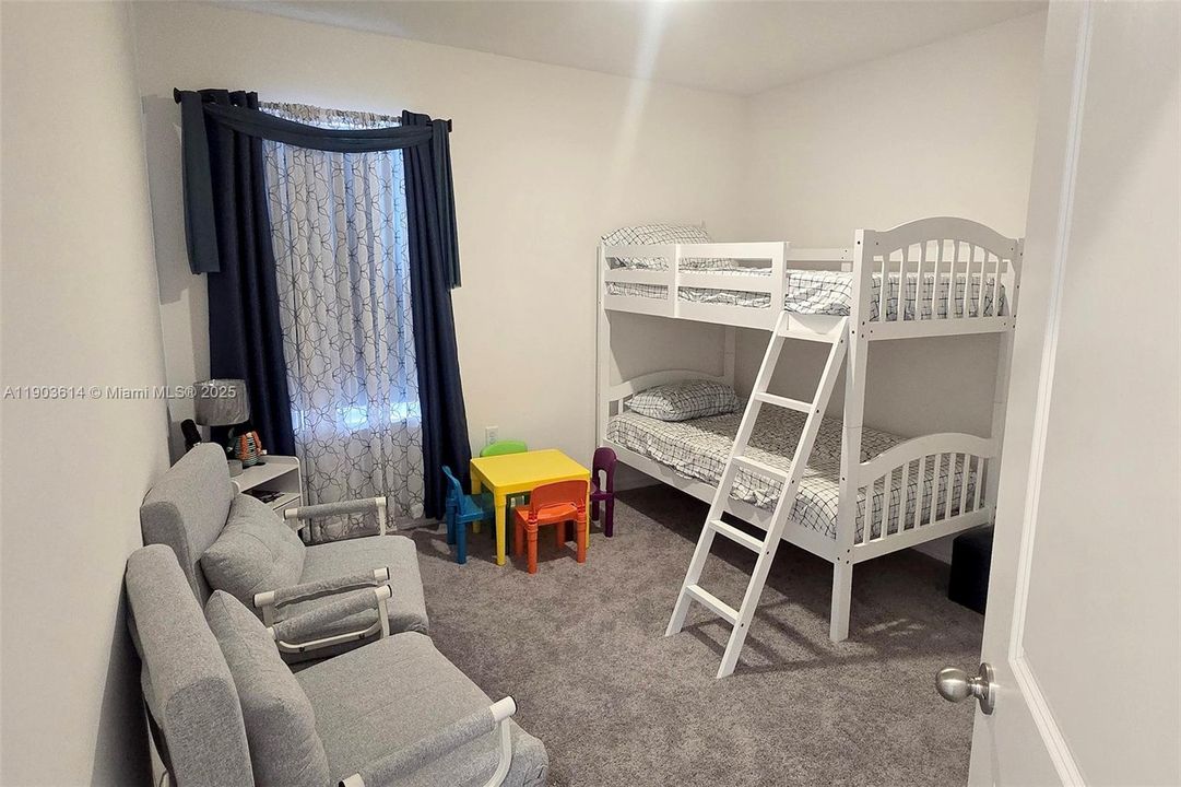 For Sale: $335,800 (3 beds, 2 baths, 1680 Square Feet)