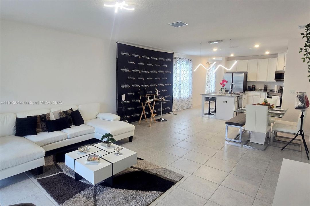 For Sale: $335,800 (3 beds, 2 baths, 1680 Square Feet)
