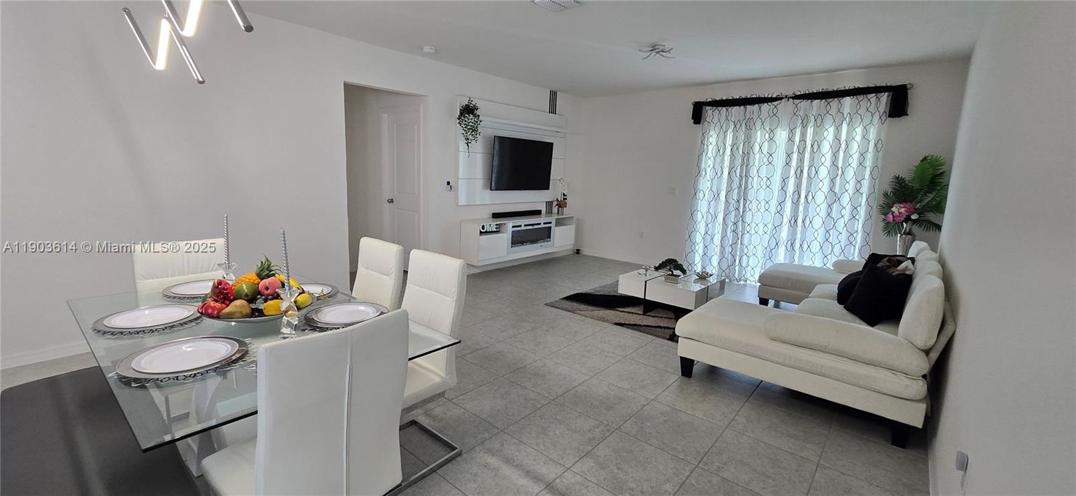 For Sale: $335,800 (3 beds, 2 baths, 1680 Square Feet)