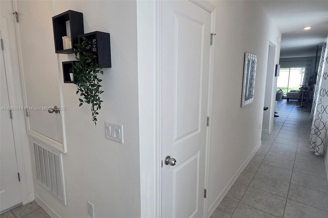 For Sale: $335,800 (3 beds, 2 baths, 1680 Square Feet)