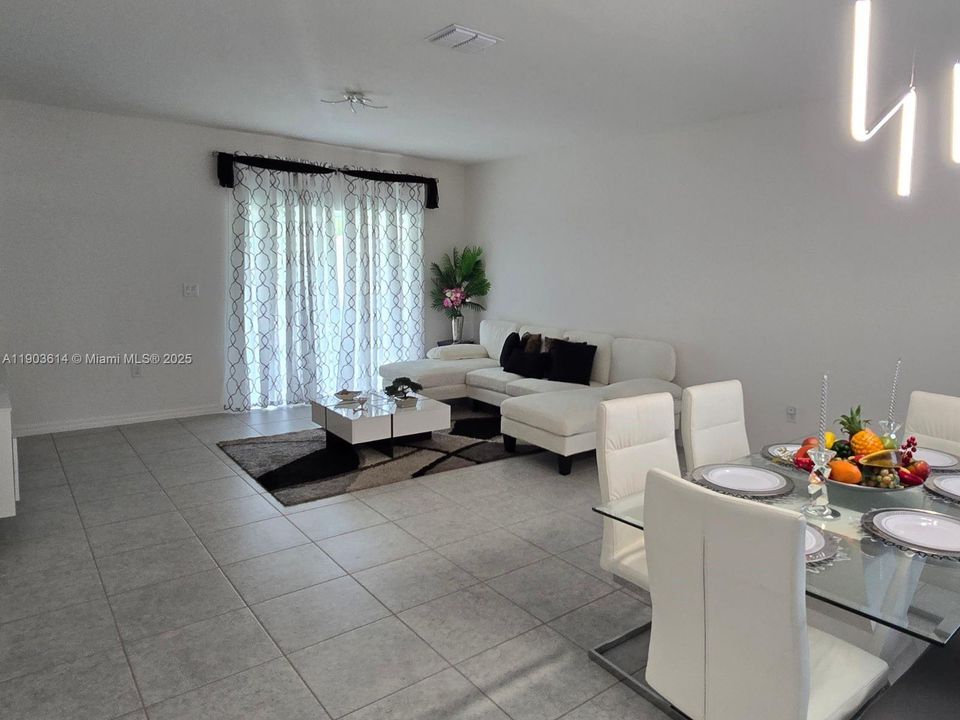 For Sale: $335,800 (3 beds, 2 baths, 1680 Square Feet)