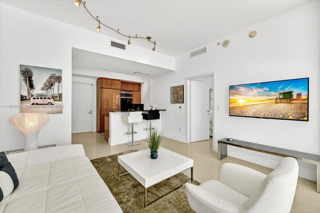 For Rent: $8,000 (1 beds, 1 baths, 609 Square Feet)