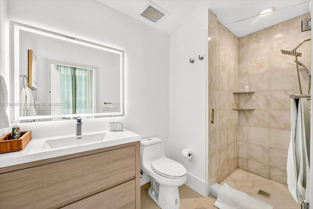 For Rent: $8,000 (1 beds, 1 baths, 609 Square Feet)