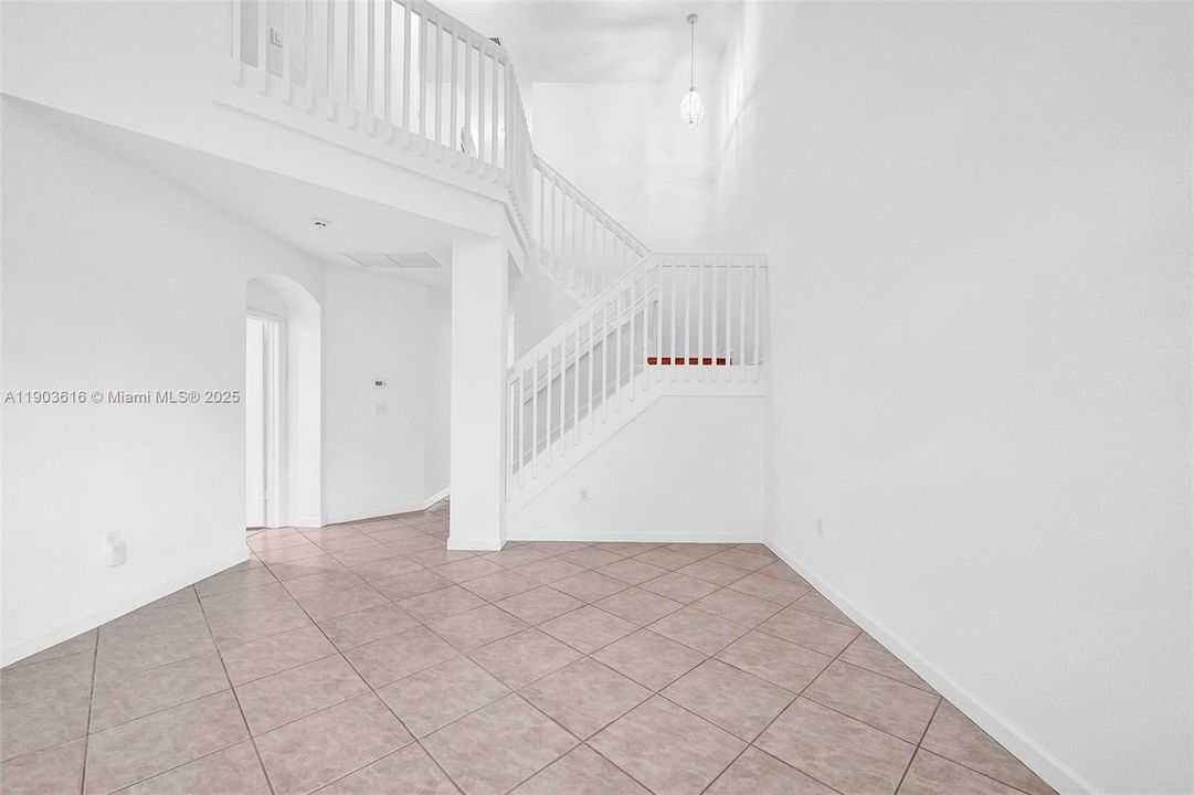 Recently Rented: $4,600 (3 beds, 2 baths, 2104 Square Feet)