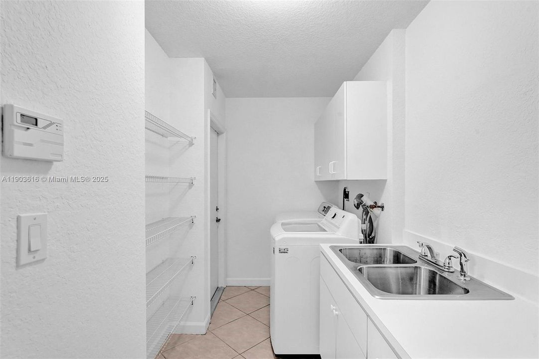 Recently Rented: $4,600 (3 beds, 2 baths, 2104 Square Feet)