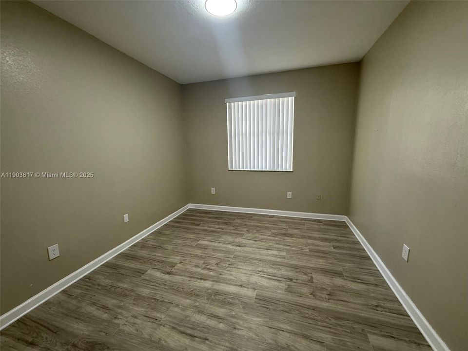 Active With Contract: $1,770 (2 beds, 2 baths, 914 Square Feet)