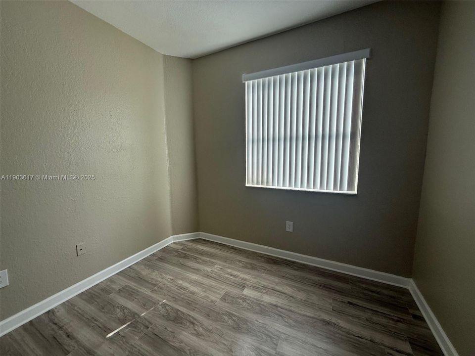 Active With Contract: $1,770 (2 beds, 2 baths, 914 Square Feet)