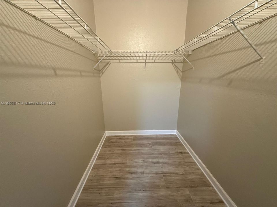 Active With Contract: $1,770 (2 beds, 2 baths, 914 Square Feet)